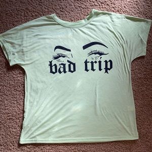 Women’s Green Graphic Tee Size medium